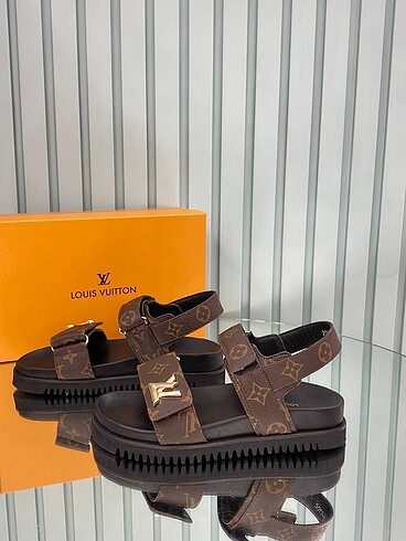 39 Beden kahverengi Renk Louis Vuitton Sandalet