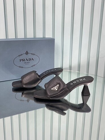 37 Beden siyah Renk Prada Sandalet