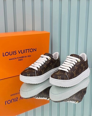 Louis Vuitton Sneaker