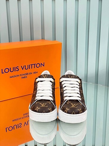 38 Beden Louis Vuitton Sneaker