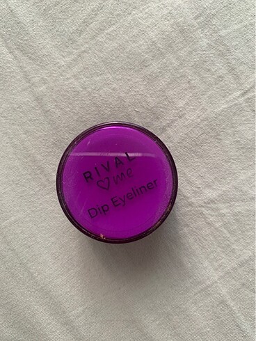 Rival Loves Me Eyeliner