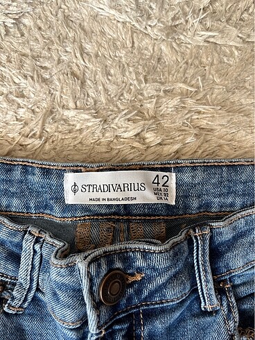 42 Beden mavi Renk Stradivarius jean
