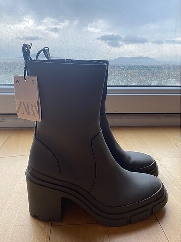 Zara Topuklu Bot