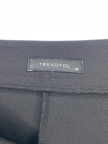 38 Beden siyah Renk Trendyol & Milla Kumaş Pantolon %70 İndirimli.