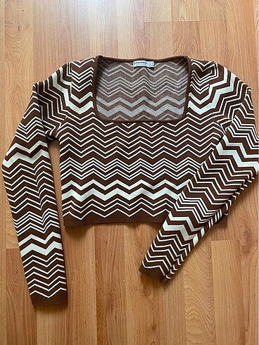 stradivarius kahve-krem crop kazak