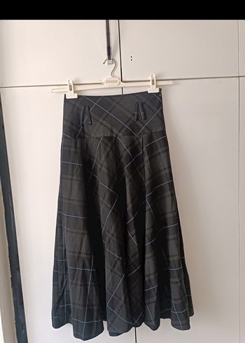 Gri Uzun Pilili Kadın Etek