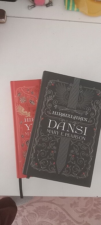 Hırsızların dansı Hırsızların yemini 