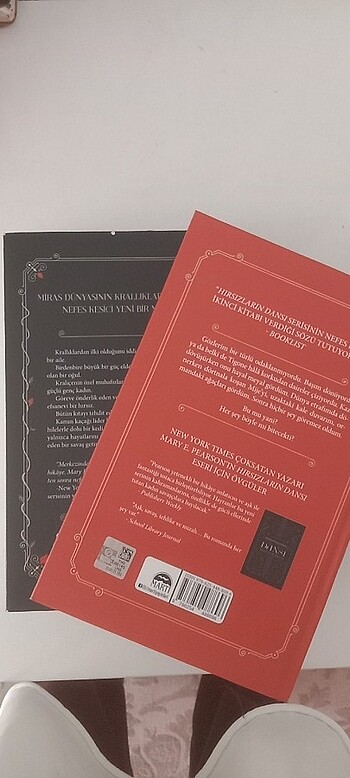 Beden Renk Hırsızların dansı Hırsızların yemini
