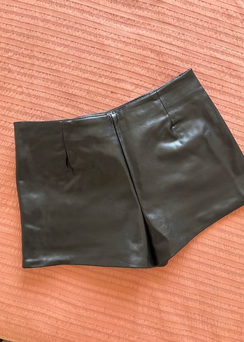 s Beden Kemerli Siyah Mini Deri Etek