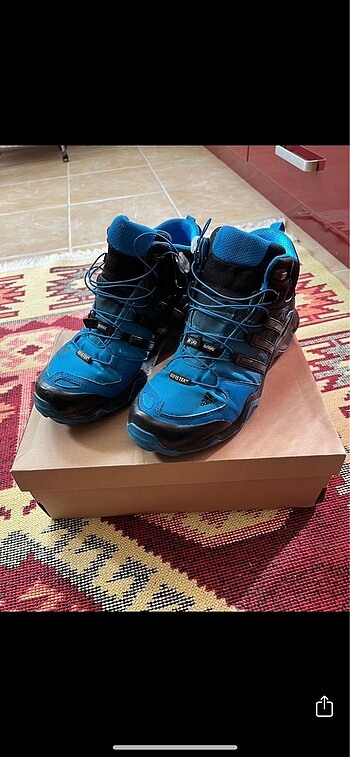 Adidas goratex bot