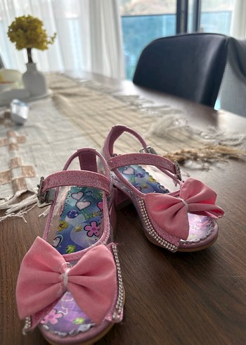 Kız Çocuk Pembe Tokalı Nakışlı Özel Ayakkabı - Görsel 5