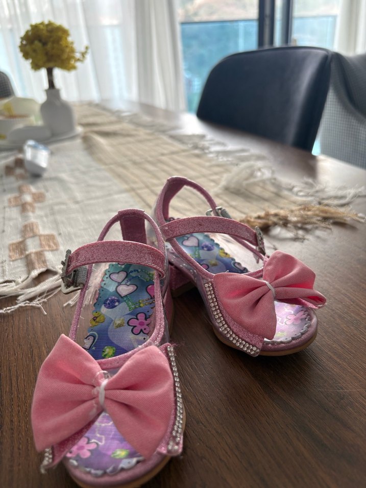 Kız Çocuk Pembe Tokalı Nakışlı Özel Ayakkabı - Görsel 5