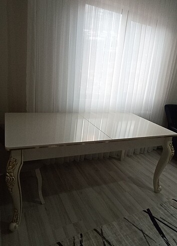 Yemek masası 