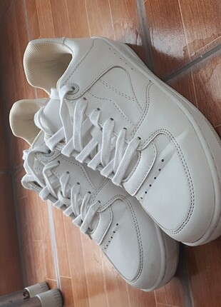38 Beden Beyaz Spor Ayakkabı