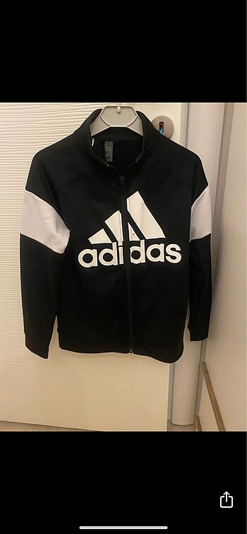 Adidas üst