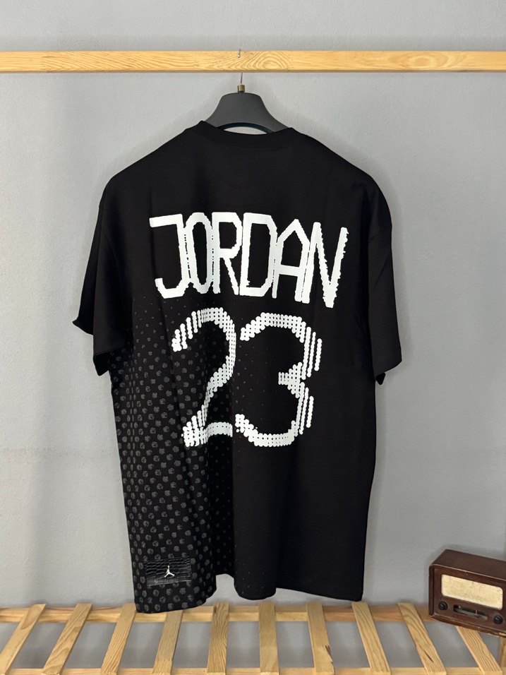 Siyah Baskılı Erkek Tişört - Görsel 4