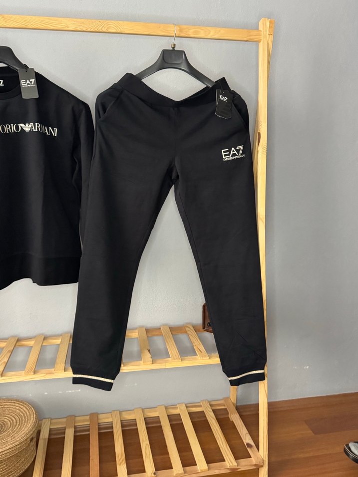 EA7 Siyah Kadın Sweatshirt ve Eşofman Altı Takımı - Görsel 2