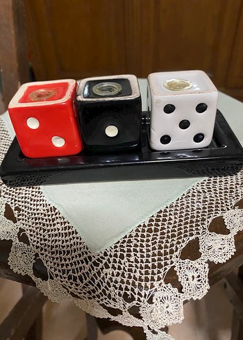 Üçlü Zar şeklinde Siyah-Beyaz-Kırmızı renklerde tuzluk biberlik - Görsel 5