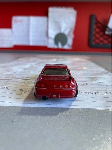  Beden kırmızı Renk Hotwheels R33