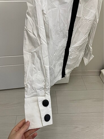 asimetrik kesim beyaz gömlek - Görsel 3