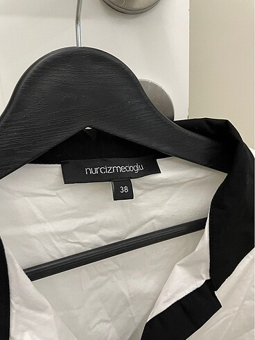 asimetrik kesim beyaz gömlek - Görsel 4