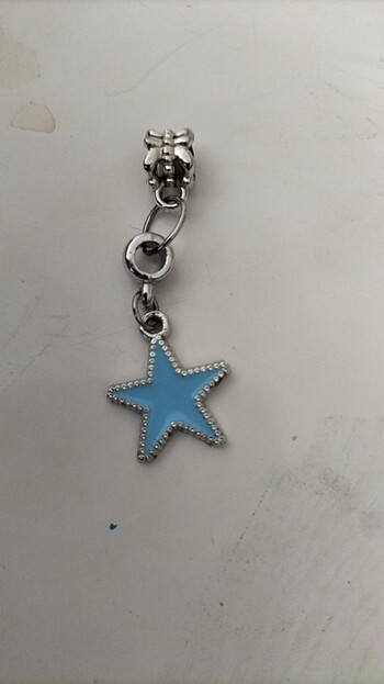 Yıldız Pandora charm