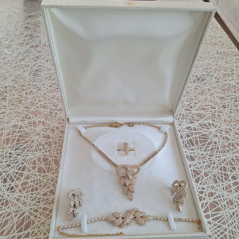 Altın Renkli Yılan Desenli Parıltılı Taki seti - Görsel 3