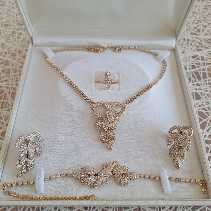 Altın Renkli Yılan Desenli Parıltılı Taki seti - Görsel 2