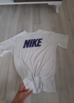 Nike beyaz tişört