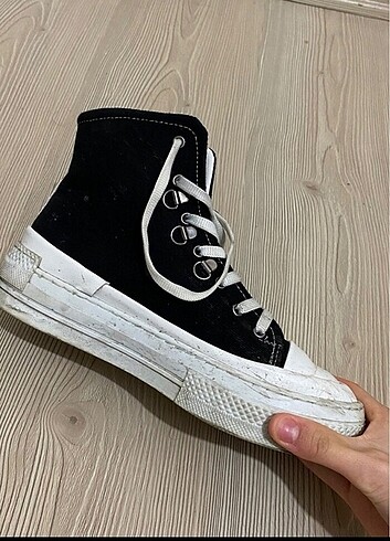Diğer Converse benzeri kalın taban