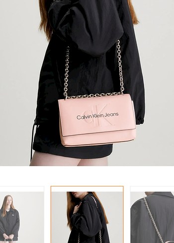  Beden pembe Renk Calvin Klein Zincir Detaylı Pembe Deri Çapraz Çanta