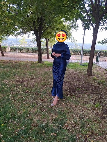 Büzgülü tesettür abiye