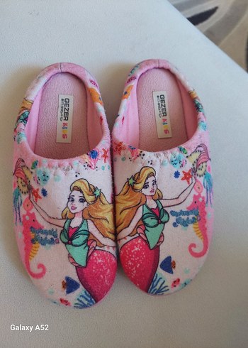 Kız Çocuk Renkli Nakışlı Örgü Ev Terliği - Görsel 6