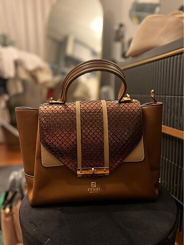 Fendi el çantası