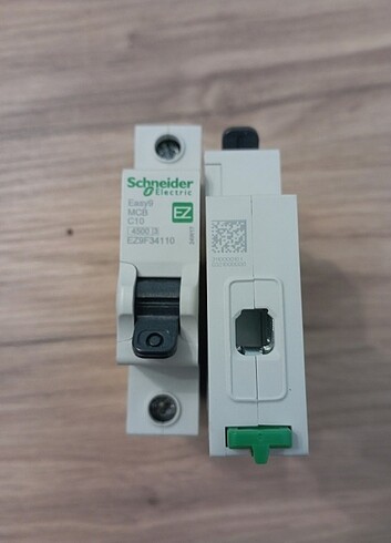 Schneider C10 2Adet Sigorta