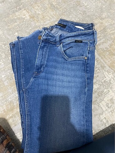 28 Beden Mavi jean