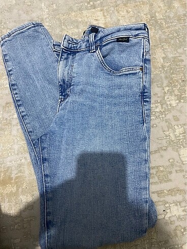 28 Beden mavi Renk Mavi jean