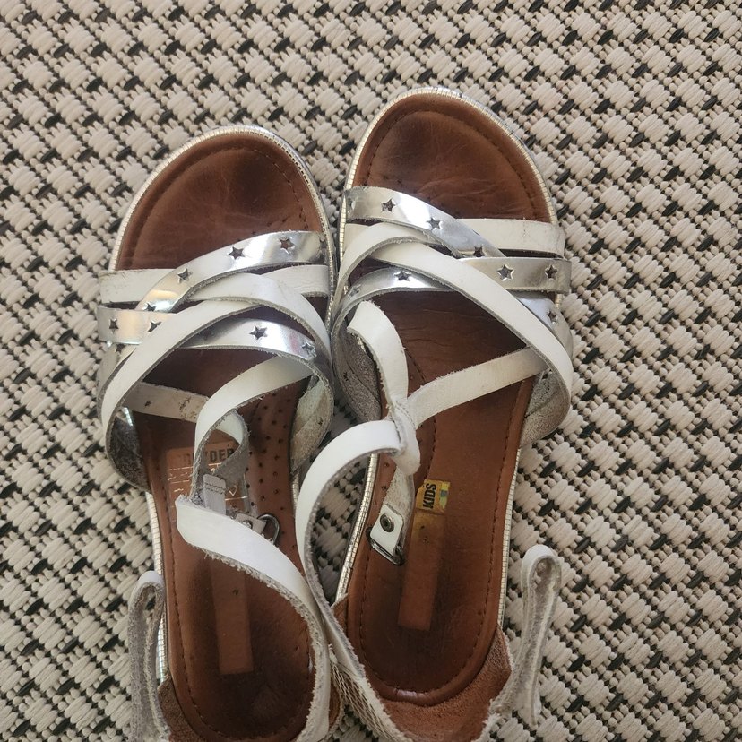 Greyder deri kız çocuk sandalet - Görsel 3