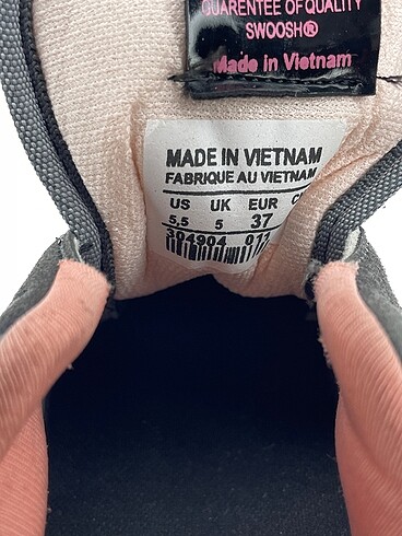 36 Beden gri Renk Nike Spor Ayakkabı %70 İndirimli.