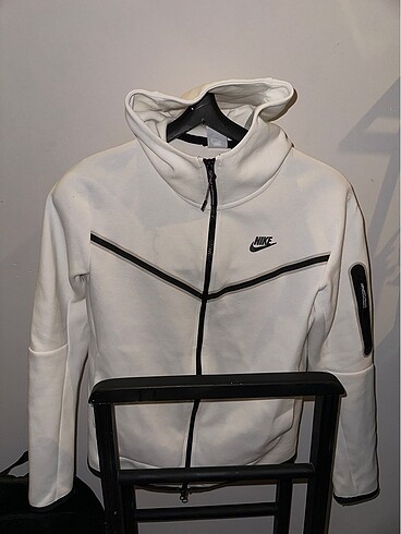 Beyaz Nike Tech Fleece