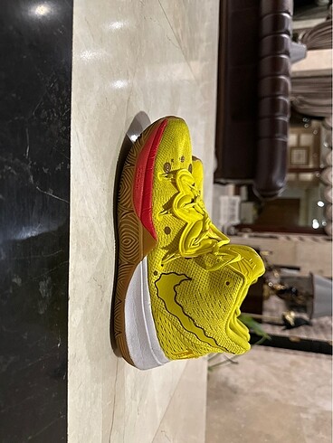 Nike Kyrie5 SpongeBob Squarepants koleksiyon