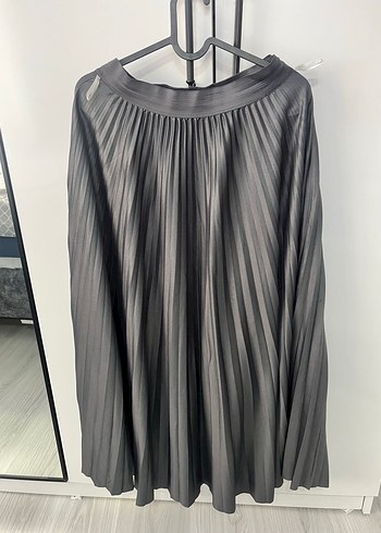 Trendyol & Milla Gri Pilili Midi Uzun Etek
