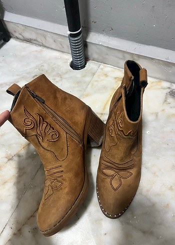 Kahverengi Nakışlı Süet Bohem Kadın Bot - Görsel 3