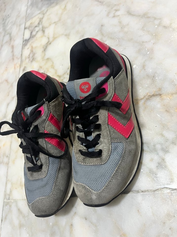 Gri Bağcıklı ve Cırt Cırtlı Kadın Spor Ayakkabı - Görsel 3