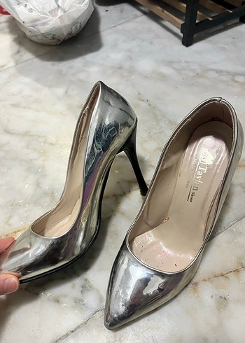 Gri Parlak Metalik Stiletto Topuklu Kadın Ayakkabı - Görsel 2