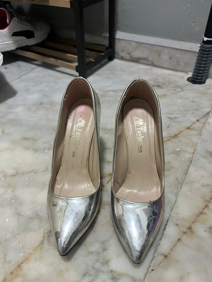 Gri Parlak Metalik Stiletto Topuklu Kadın Ayakkabı - Görsel 4