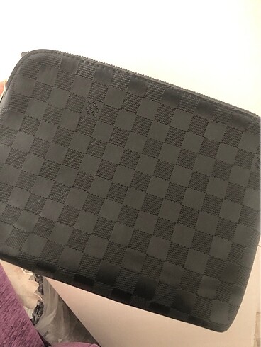 Louis Vuitton El çantası