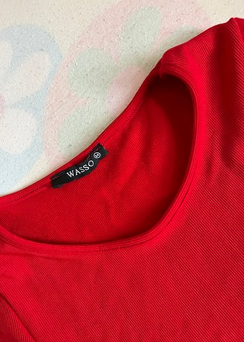 Kırmızı crop taş sallantı detaylı üst - Görsel 2