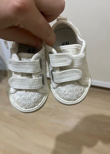 Kız Çocuk Beyaz Nakışlı Cırt Cırtlı Spor Ayakkabı - Görsel 2