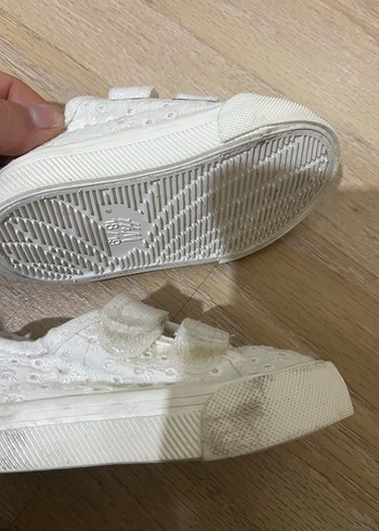 Kız Çocuk Beyaz Nakışlı Cırt Cırtlı Spor Ayakkabı - Görsel 4